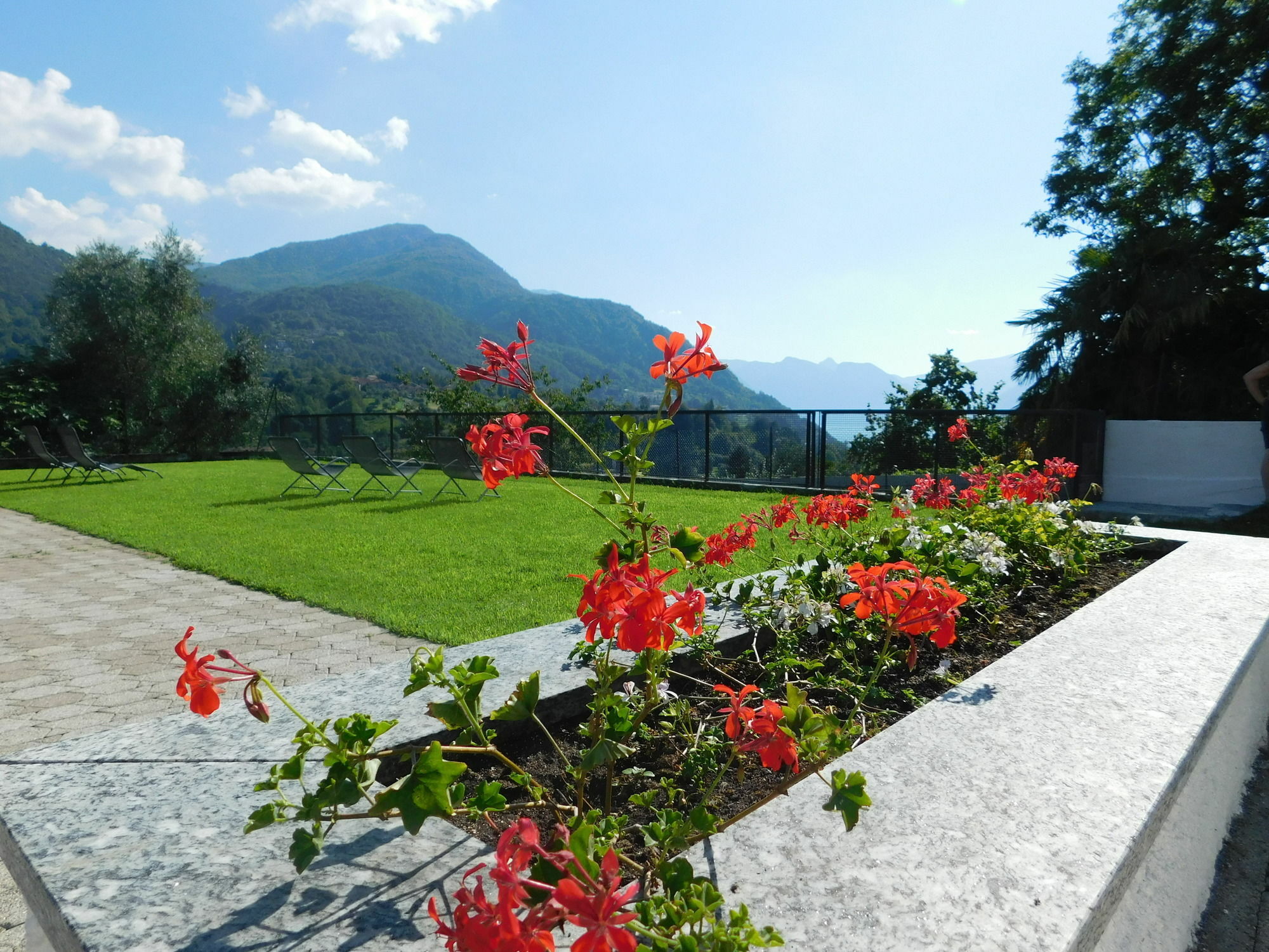 Andirivieni Bellagio Guest House エクステリア 写真